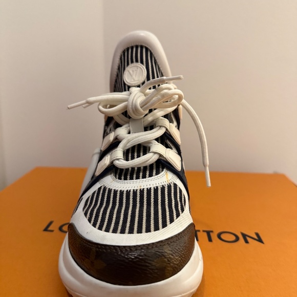 Louis Vuitton Patent Monogram Archlight Sneaker - Picture 6 of 9